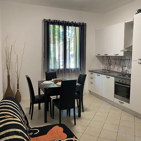 Ampio Appartamento In Posizione Strategica Rimini Exterior foto